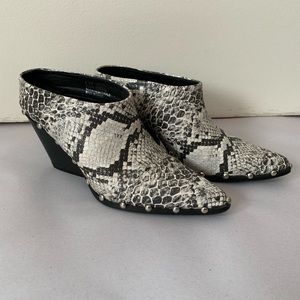 Cape Robbin Kelsey Heeled Mule In Snake Size 6.5